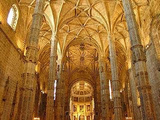 Interior_of_Mosteiro_dos_Jerónimos